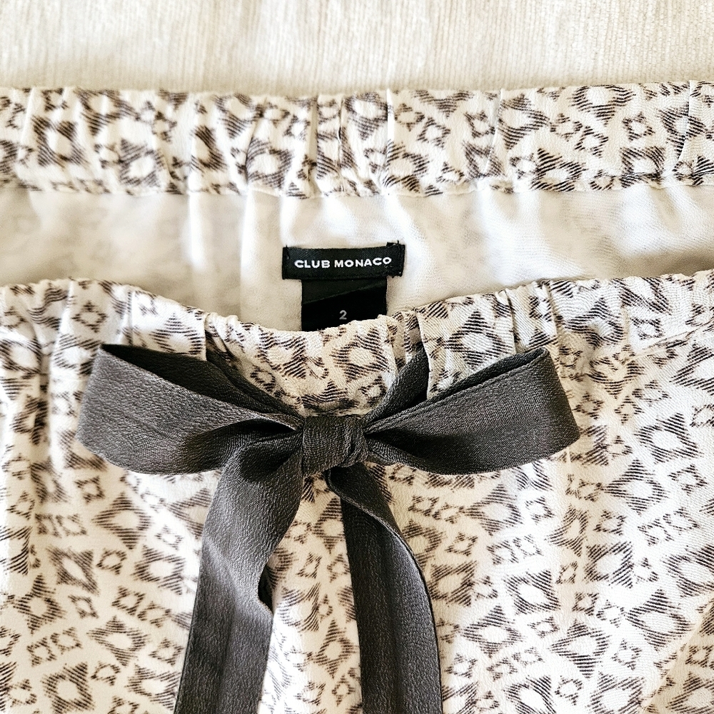 Club Monaco silk skirt with bow & pockets - Picture 4 of 7